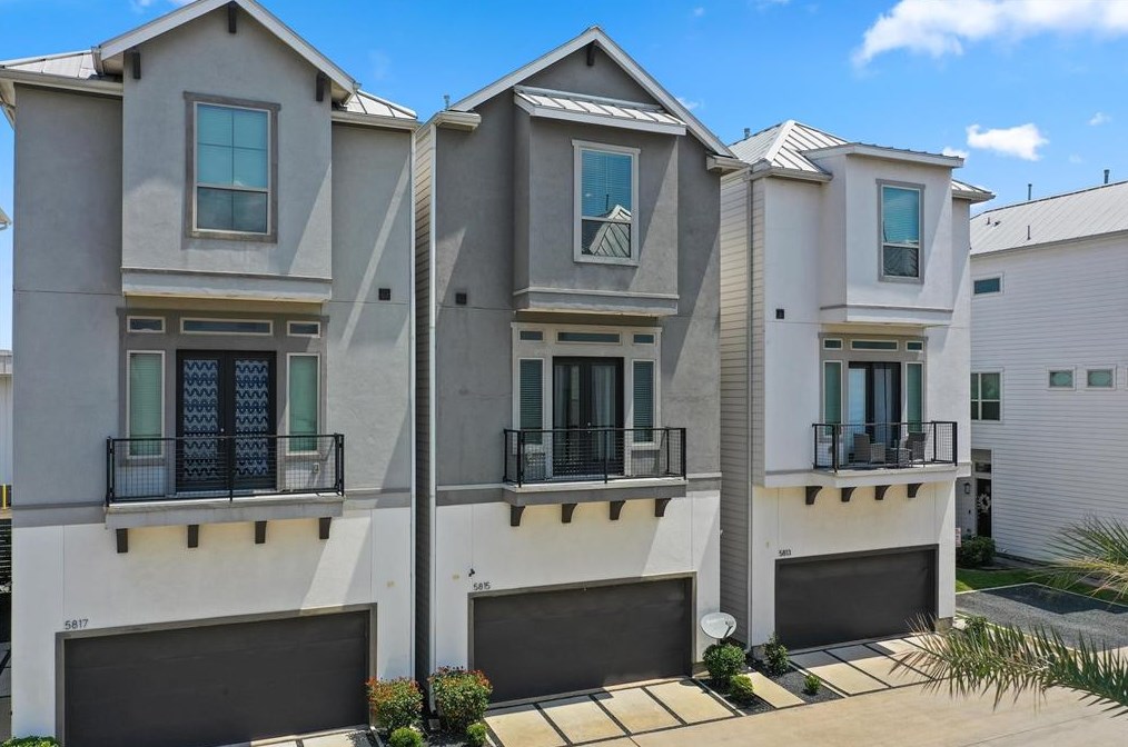 5815 Post Oak Ln, Houston, TX 77055-3704