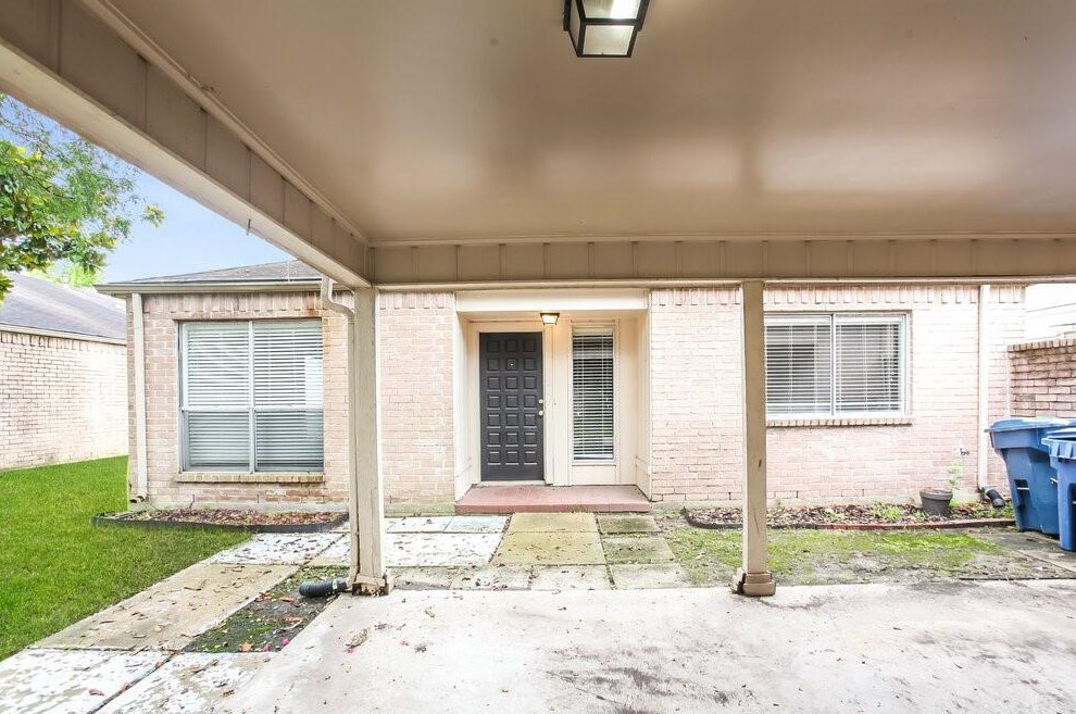 7406 San Simeon Dr, Houston, TX 77083