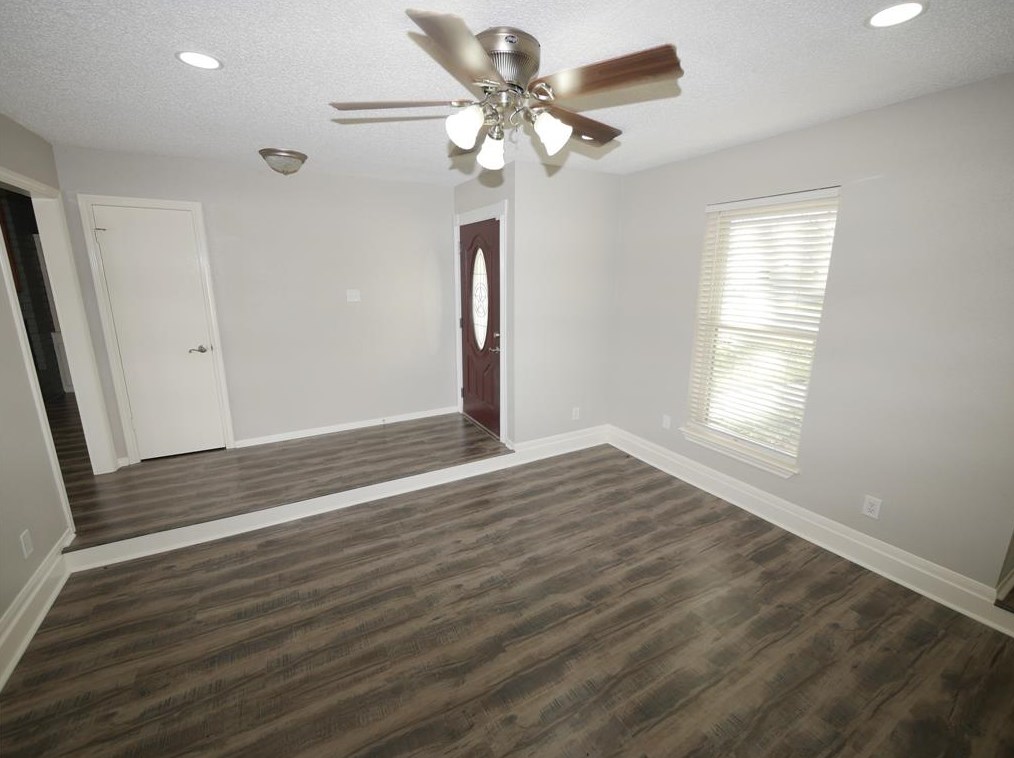 1119 Montour Dr, Houston, TX 77062