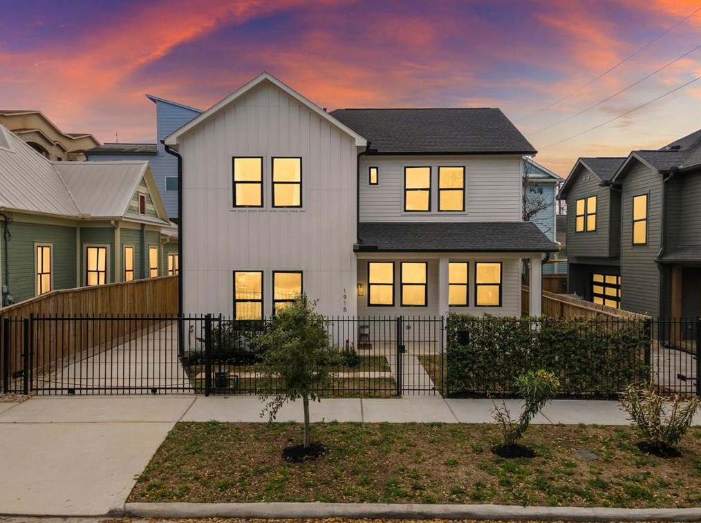1915 Crockett St, Houston, TX 77007