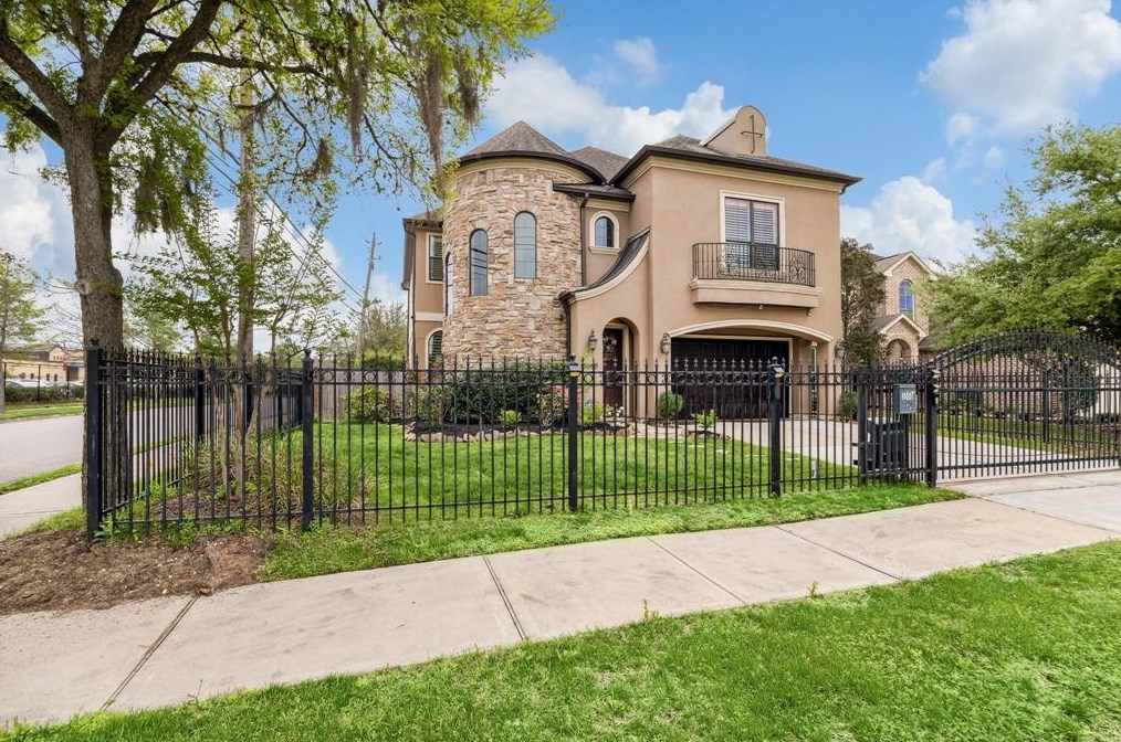 3550 Griggs Rd, Houston, TX 77021