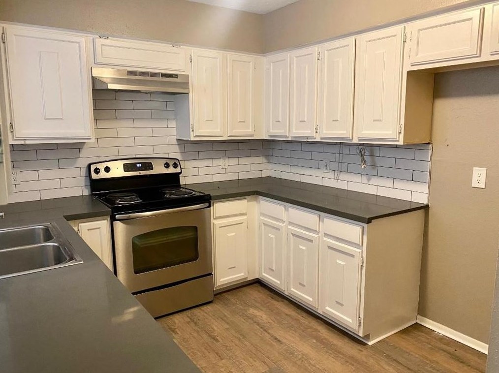 2003 Place Rebecca Ln Unit E2, Houston, TX 77090