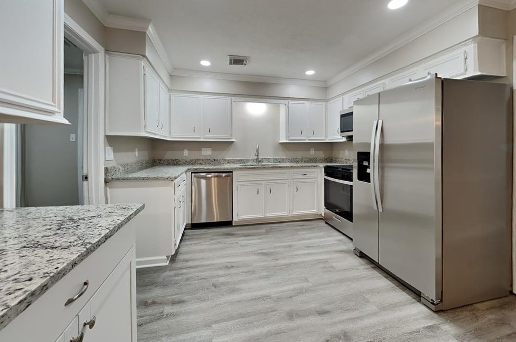 17523 Pinewood Forest Dr, Spring TX  77379-4262 exterior