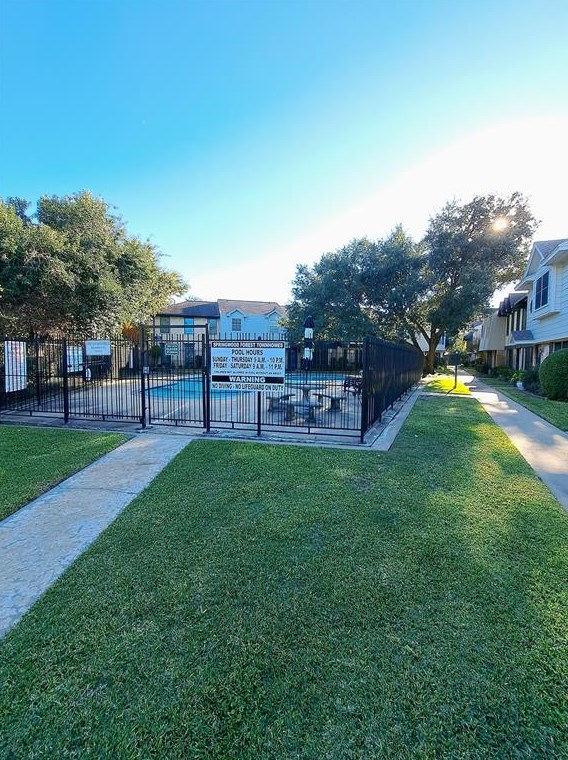 10011 Knoboak Dr #61, Houston, TX 77080