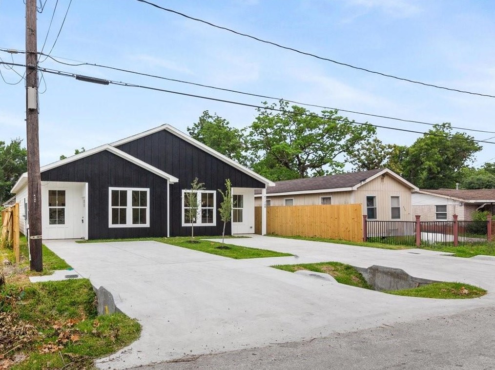 4124 Vaughn St, Houston, TX 77016-6661