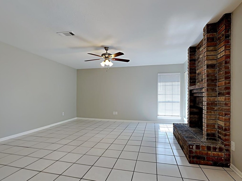 158 Pathfinders Cir, Spring TX  77381-3001 exterior