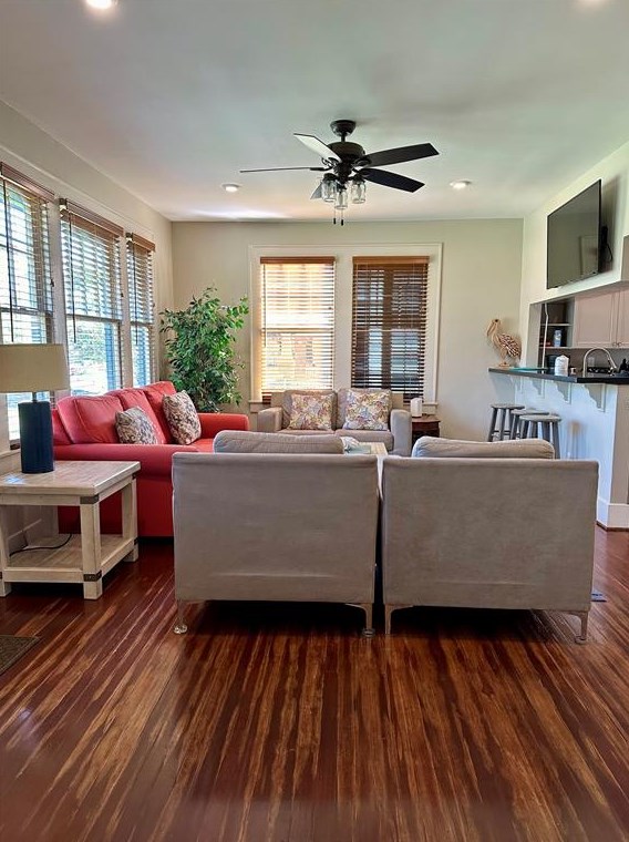 4317 Ave N 1/2, Galveston, TX 77550