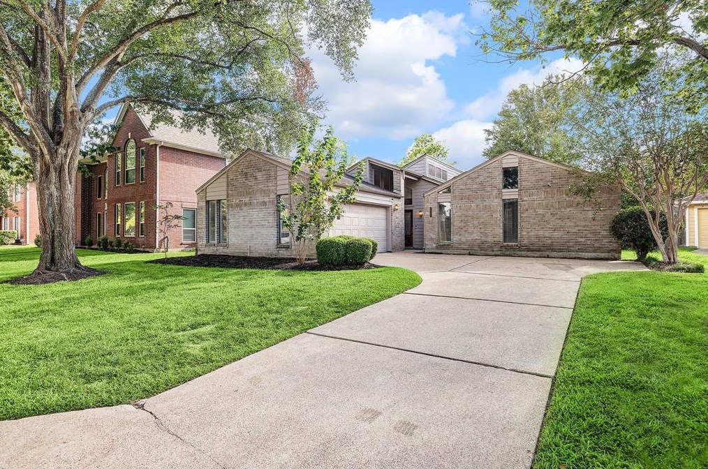 8235 Ryan Park Dr, Houston, TX 77095-2914