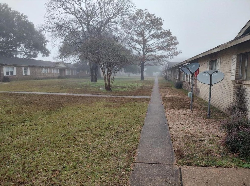 2000 Bahama Dr Apt 17, Taylor Lake Village, TX 77586