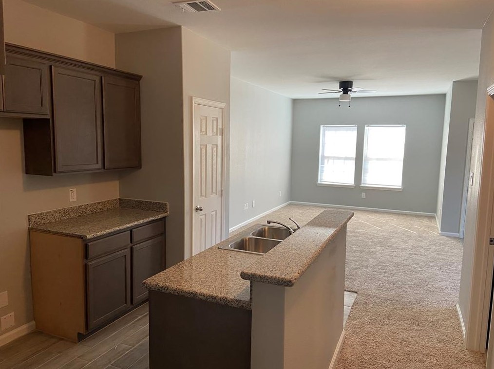 5101 Southwind St, Houston, TX 77033