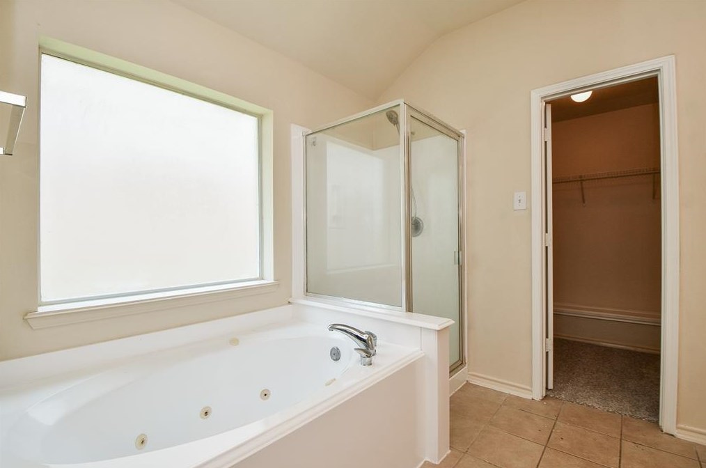 6626 Barker Bnd Ln, Katy TX  77449-0118 exterior