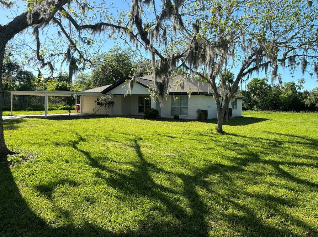 144 County Rd 300g, West Columbia, TX 77486