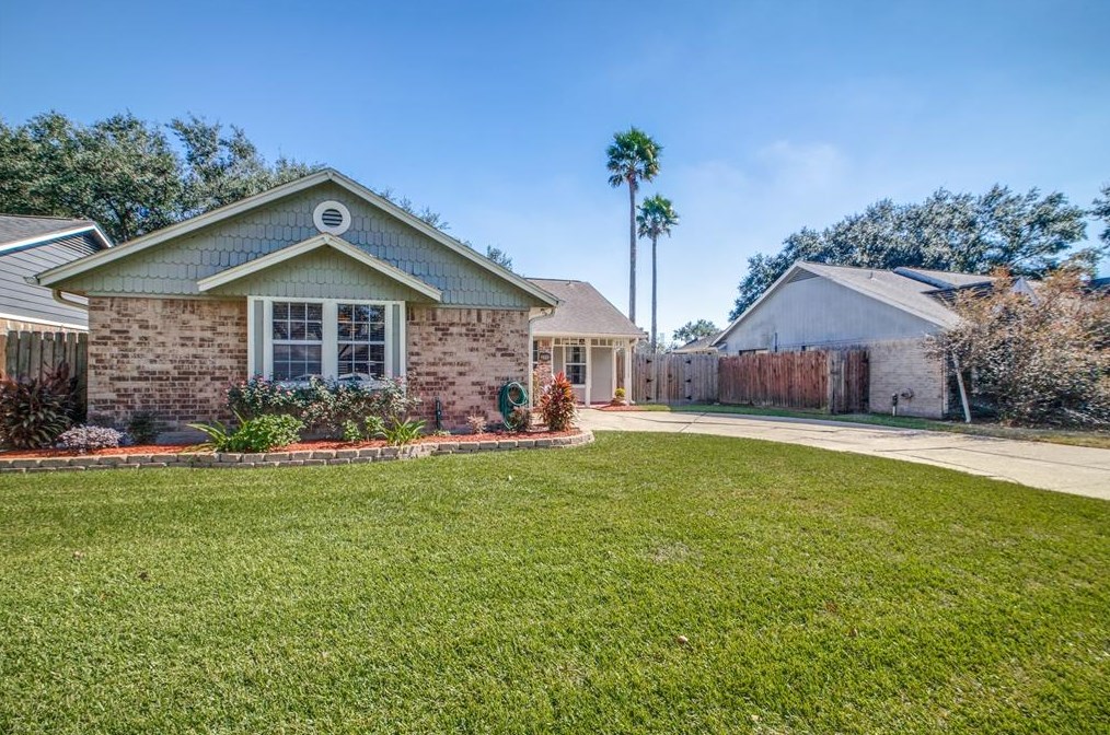 3715 Clover Meadows St, Pasadena, TX 77505-3112