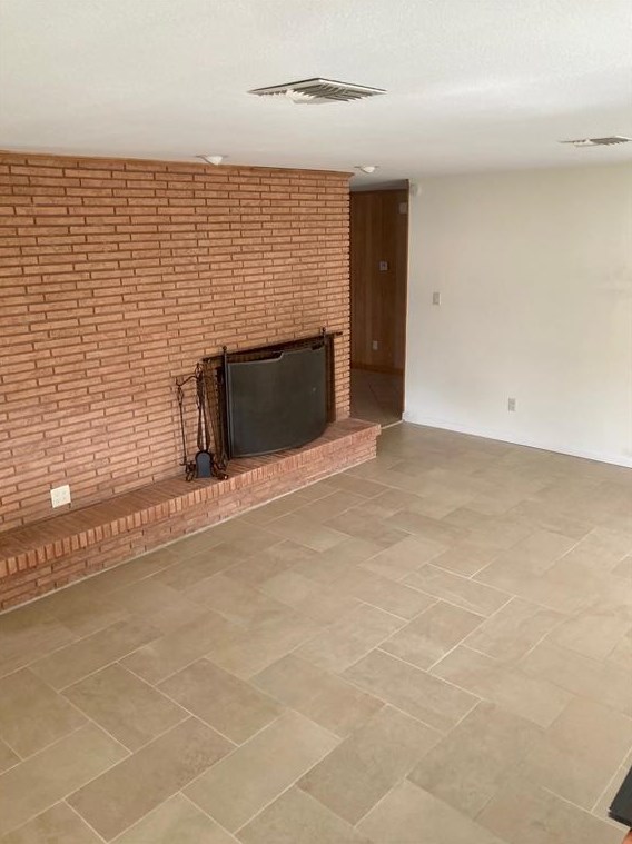 2920 Heron Dr, Galveston, TX 77551