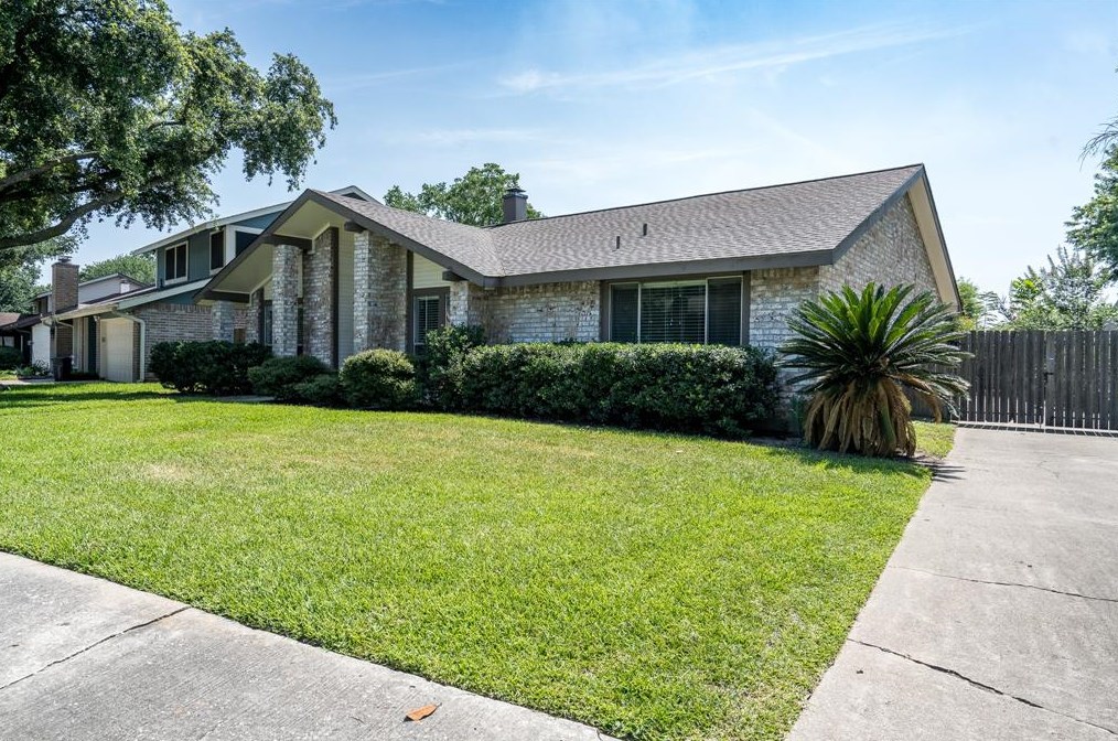 11026 Rippling Meadows Dr, Houston, TX 77064-4507