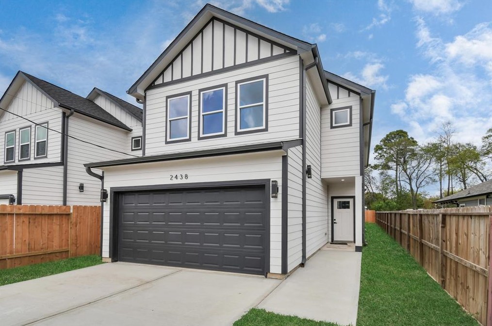 2438 Lucky St, Houston, TX 77088-7018