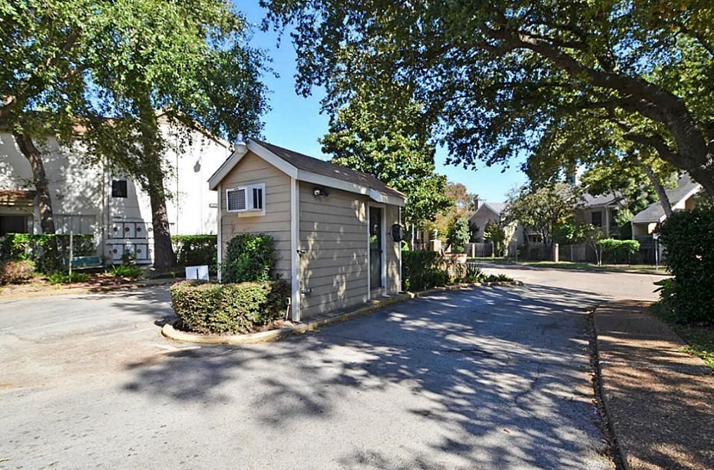 2100 Tanglewilde St Apt 351, Houston, TX 77063