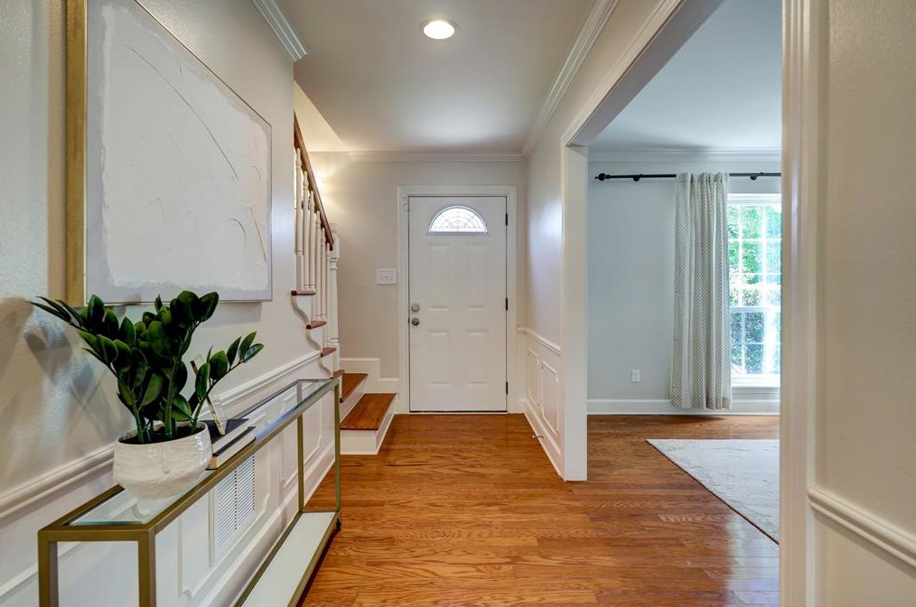 7622 Skyline Dr, Houston, TX 77063-6220