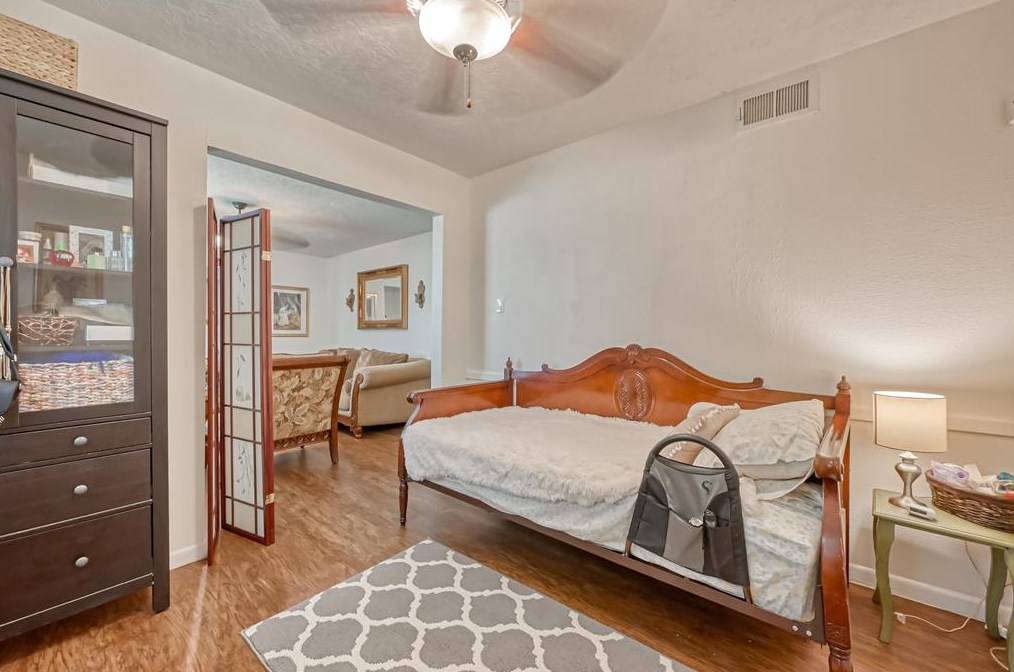 14339 Duncannon Dr, Houston TX  77015-2419 exterior