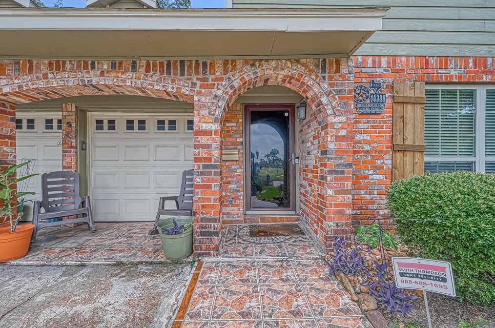 14339 Duncannon Dr, Houston TX  77015-2419 exterior