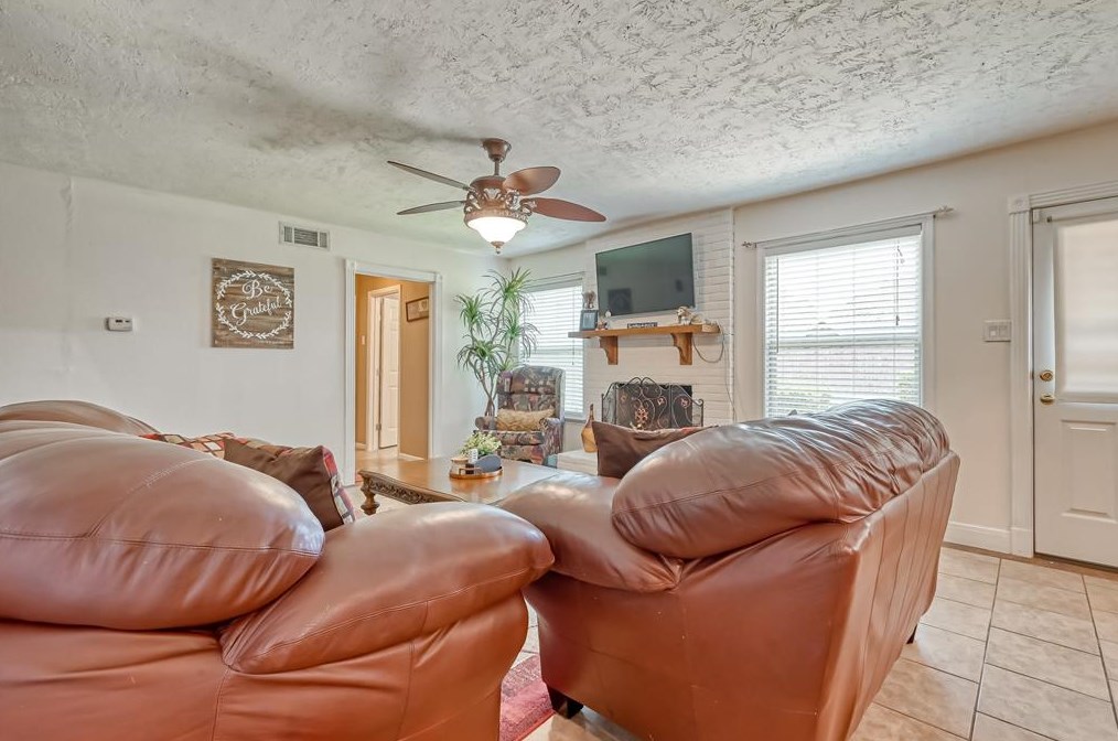 14339 Duncannon Dr, Houston TX  77015-2419 exterior