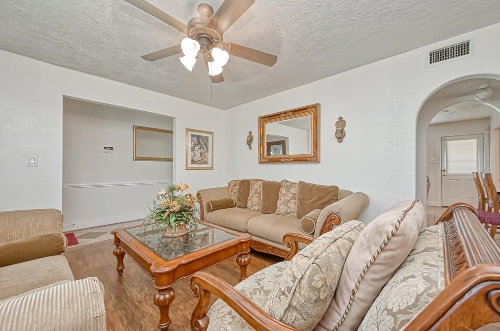 14339 Duncannon Dr, Houston TX  77015-2419 exterior