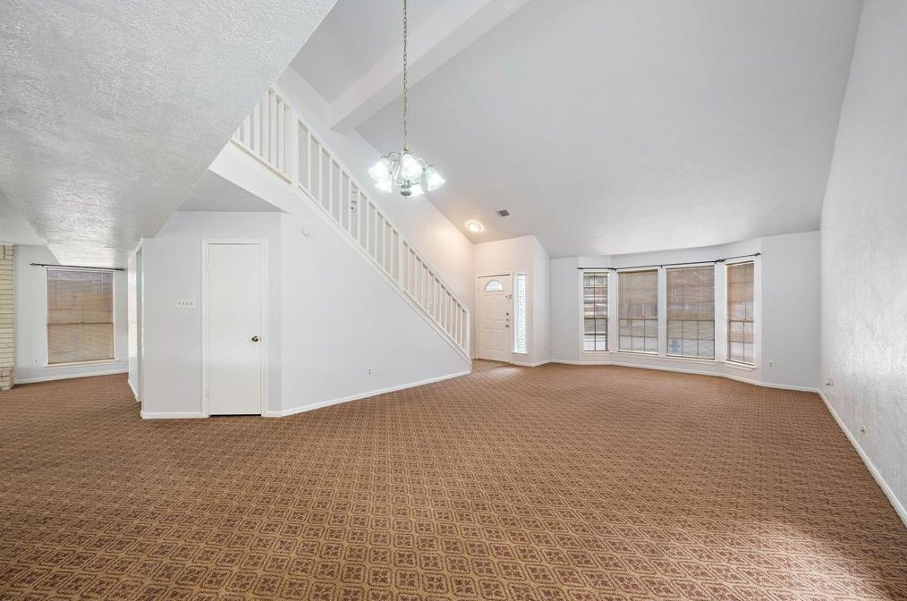 15711 Beechnut St, Houston, TX 77083