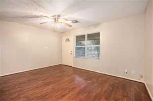 4914 Angleton St, Houston, TX 77033 - Photo 4