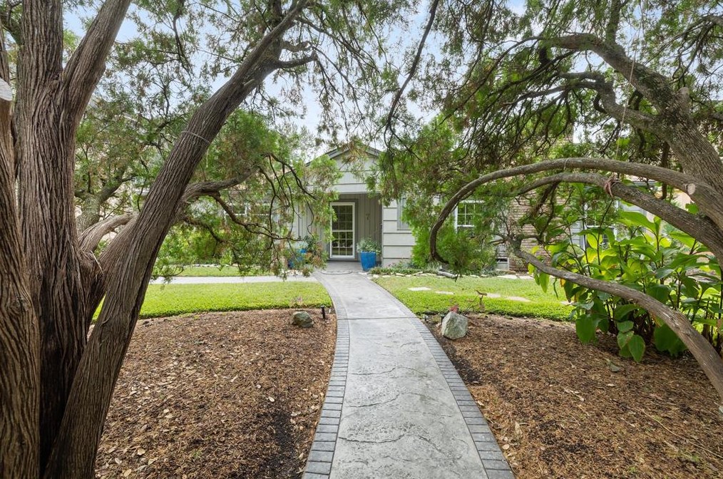 7 Lana Ln, Houston, TX 77027-5605