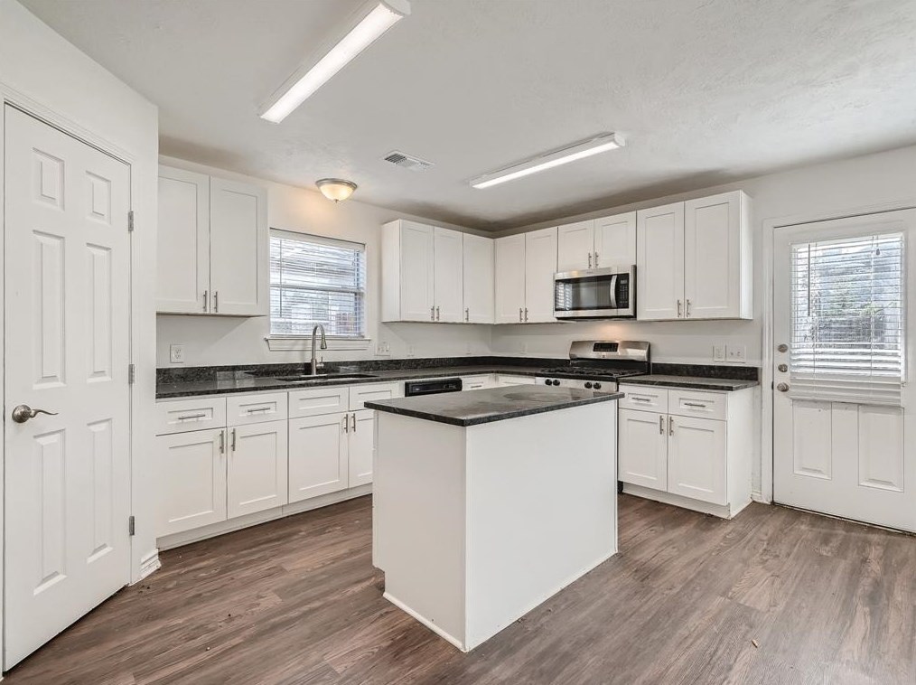 13906 Sorrel Grv Ct, Houston TX  77047-4531 exterior