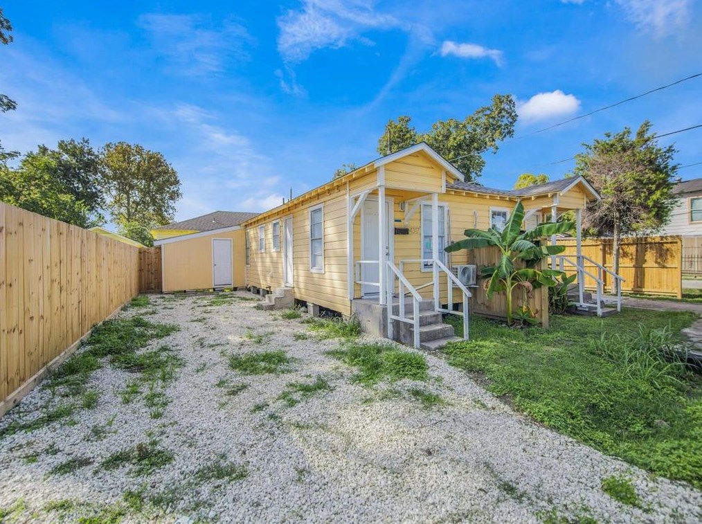 4317 Chapman St, Houston TX  77009-4140 exterior