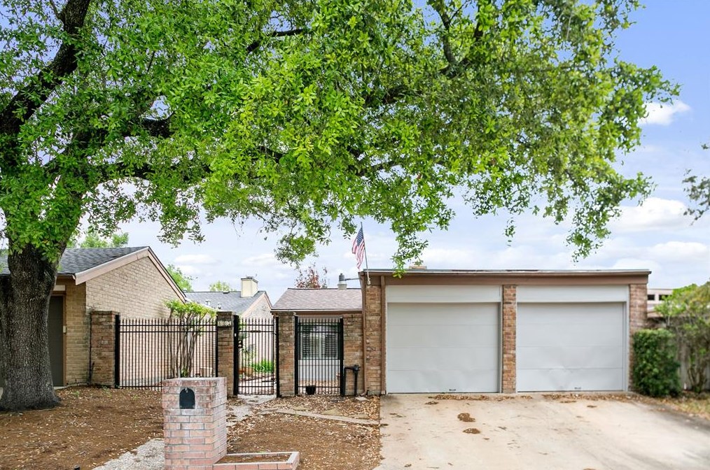 807 Bayou River Dr, Houston, TX 77079