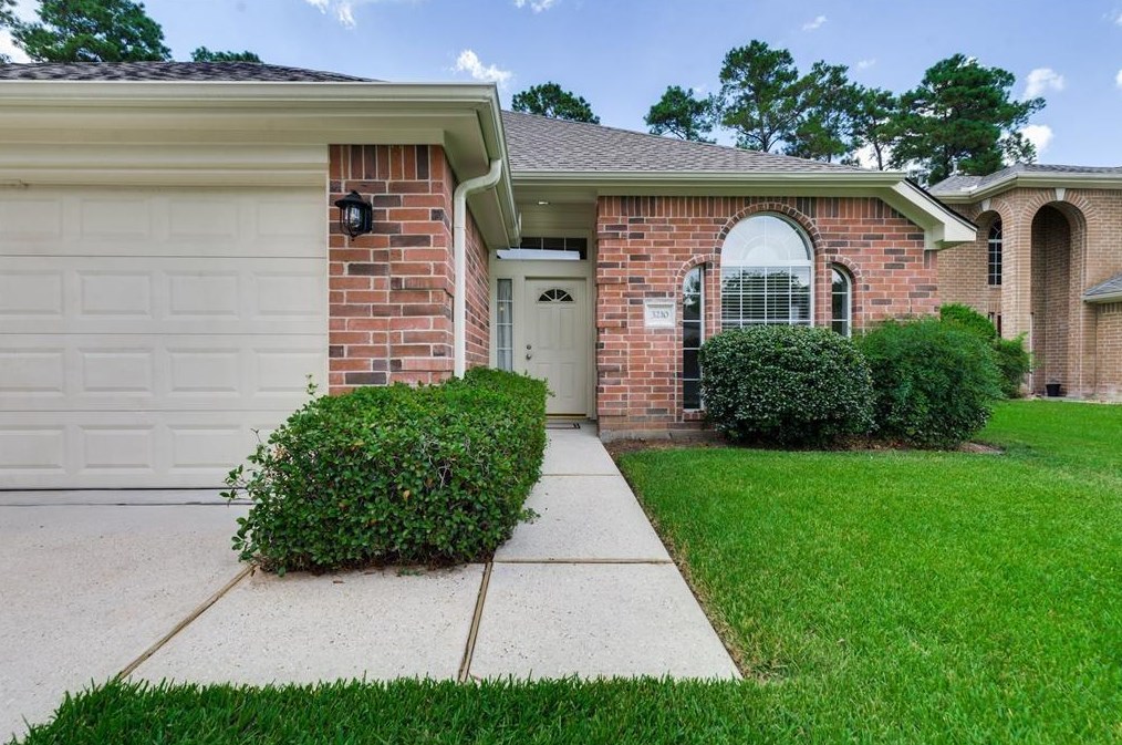 3210 Candlepine Dr, Spring TX  77388-2715 exterior