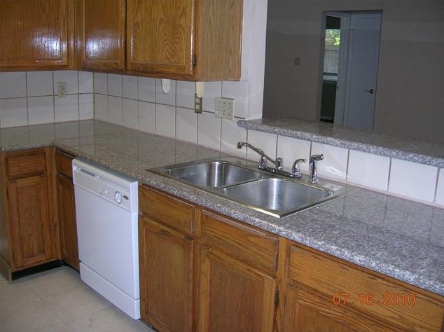 7818 Royan Dr, Houston TX  77071-3726 exterior