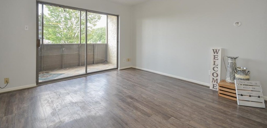 3045 Walnut Bend Ln #26, Houston, TX 77042