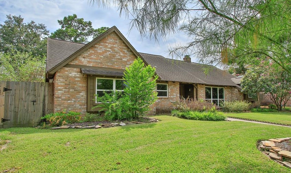 8107 Coolshire Ln, Houston, TX 77070-4201