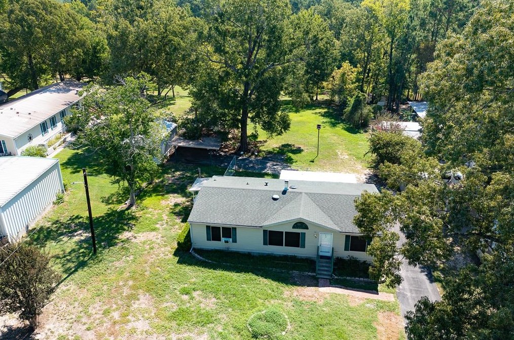 194 Sonnys Ln, Livingston, TX 77351
