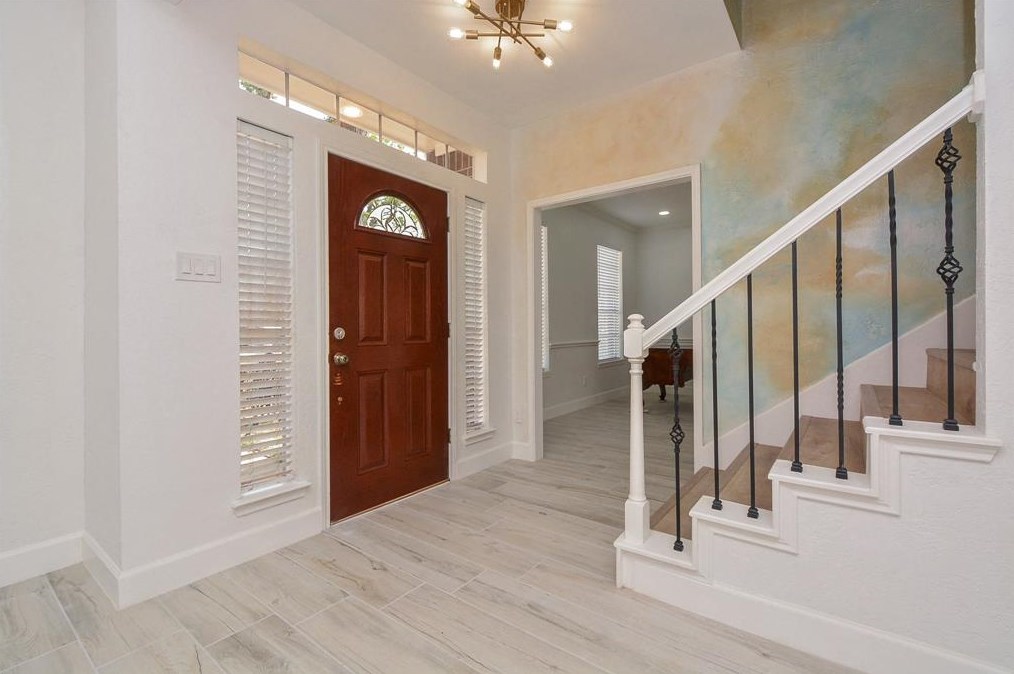 5743 Henniker Dr, Houston, TX 77041
