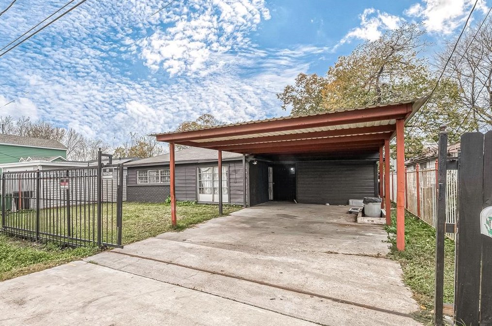 6718 Madrid St, Houston, TX 77021