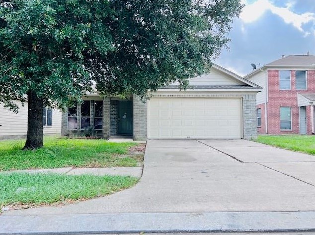10906 Maple Bough Ln, Houston, TX 77067-3916
