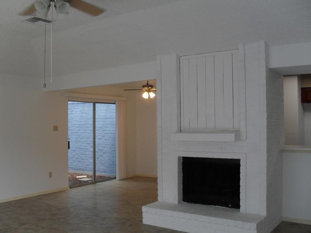 8815 Belle Park Dr, Houston, TX 77099-1511