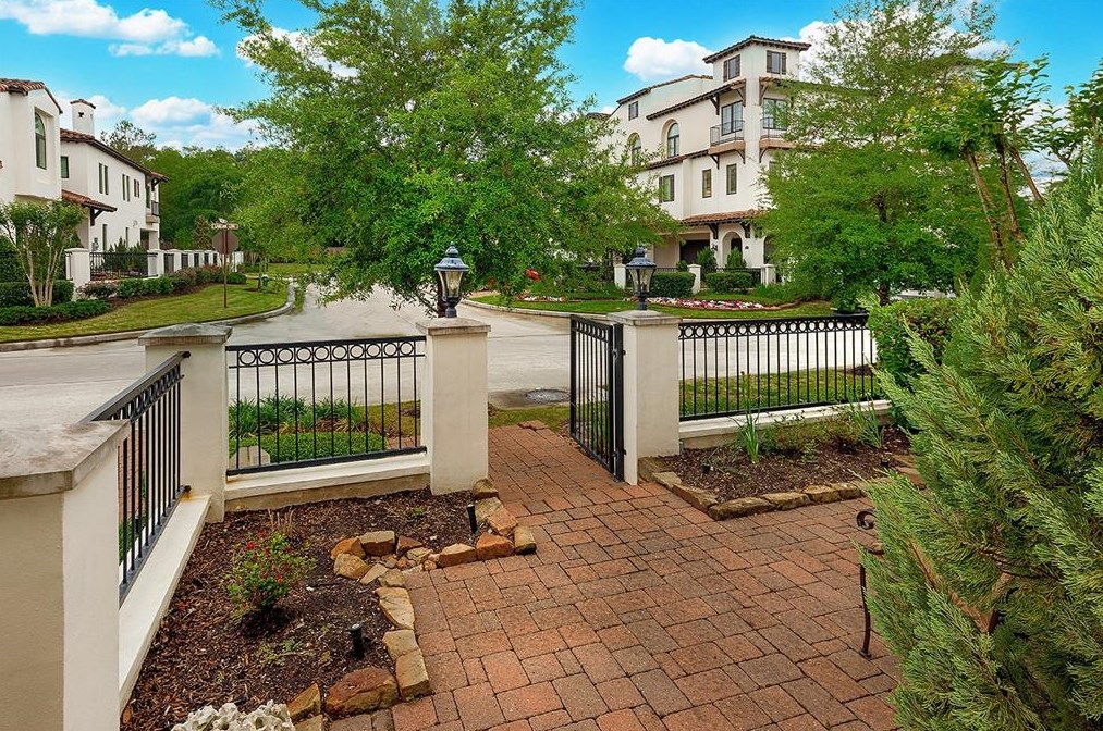 103 Lakeside Cv, Spring, TX 77380-1680