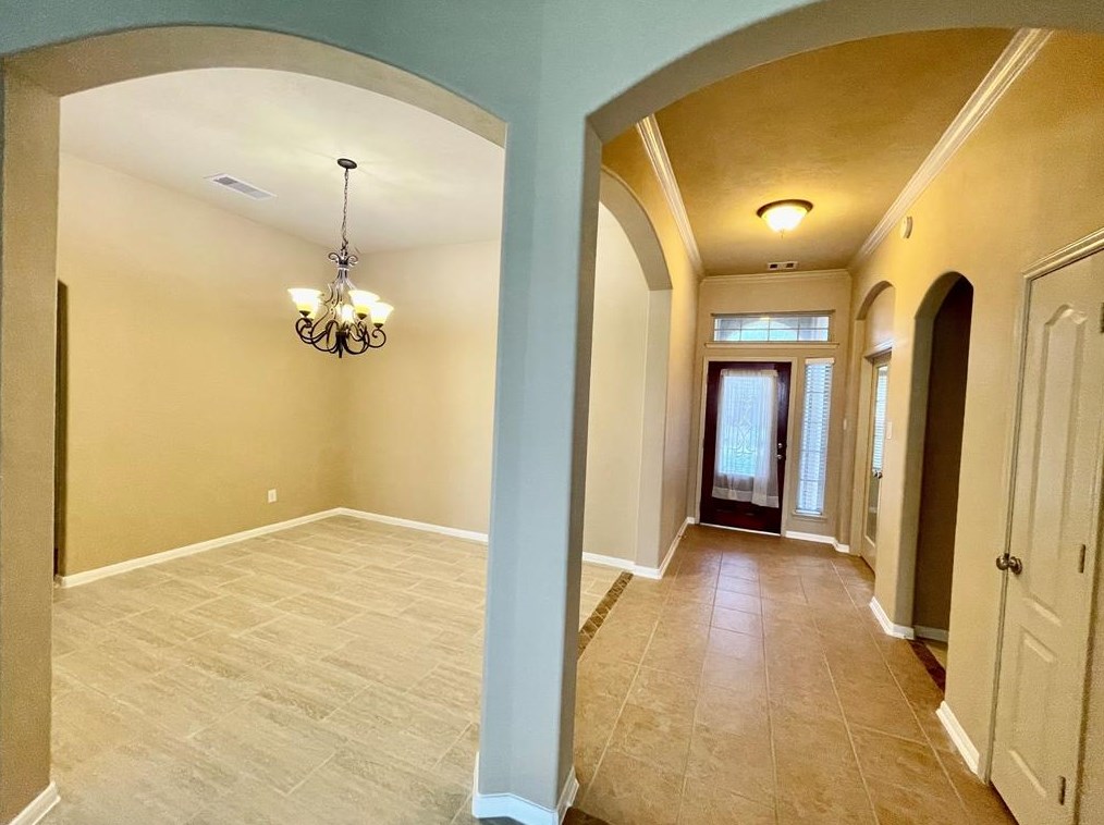 2115 Mooncrest Dr, Houston, TX 77089