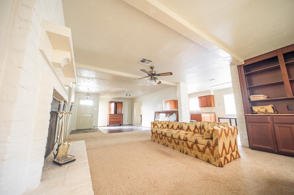 13927 Lynnwood Ln, Sugar Land, TX 77498