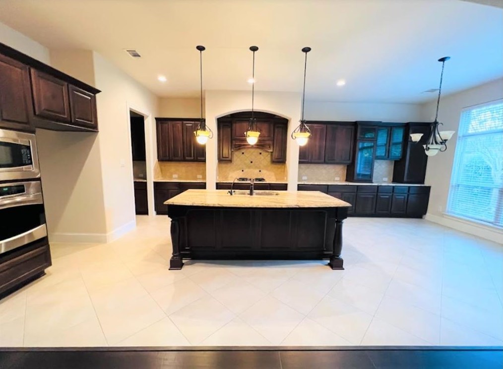 4235 S Shadow Mist Ln, Sugar Land, TX 77479