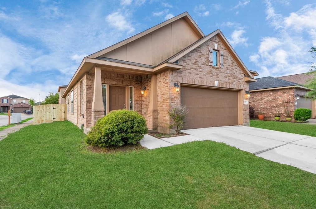 9322 Fuqua Ridge Ln, Houston, TX 77075