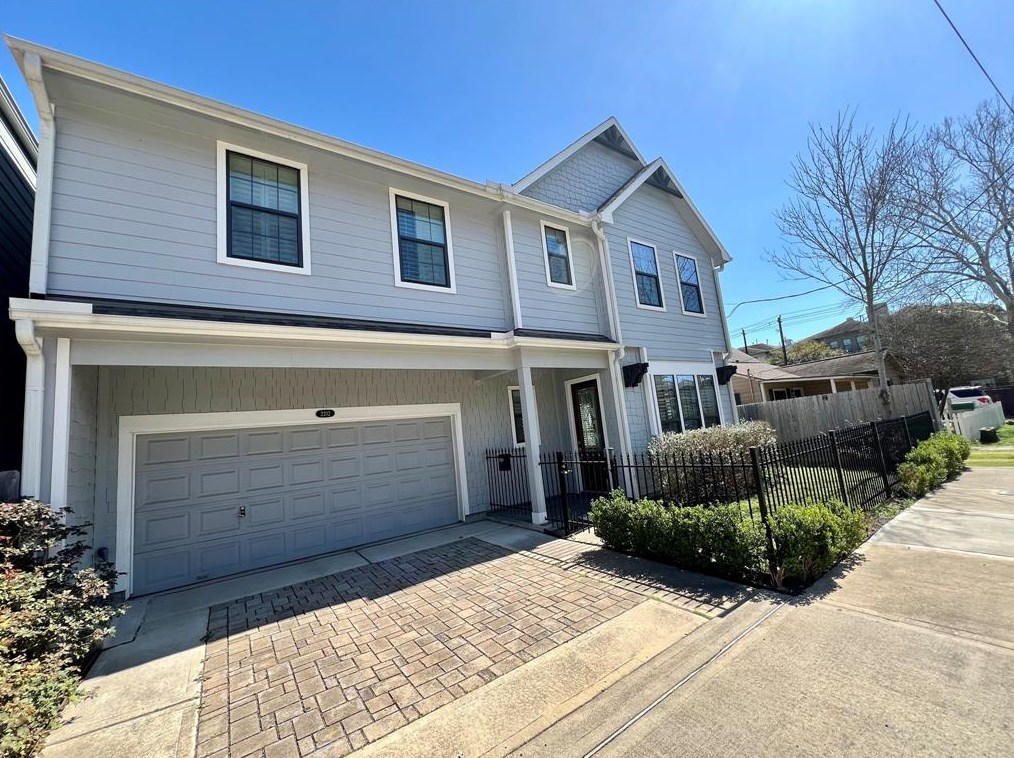 2212 Reinerman St, Houston, TX 77007