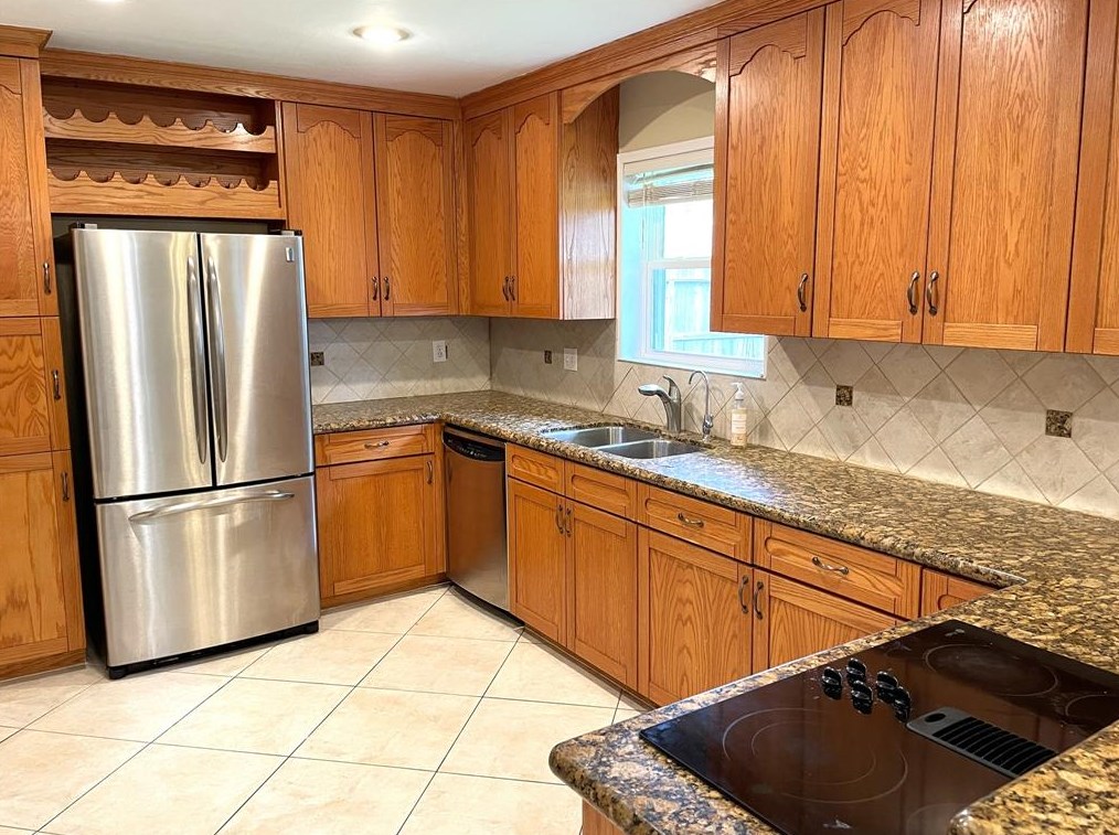 1834 Locksford St, Houston, TX 77008-1008