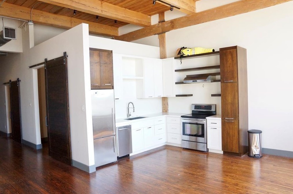 2400 Mechanic St #302, Galveston, TX 77550