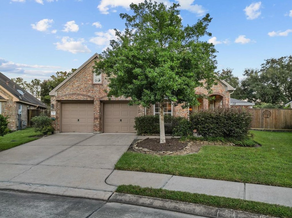 5211 Cottonwood Creek Ln, League City, TX 77573